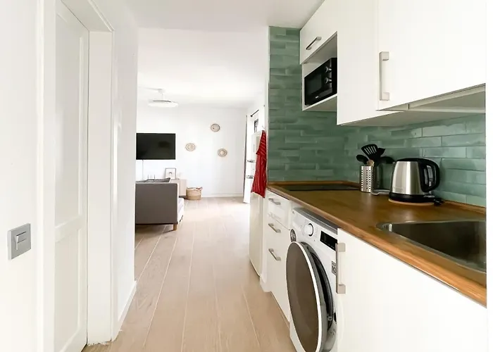 B-rent Oasis Sweet 2 - Pool View *